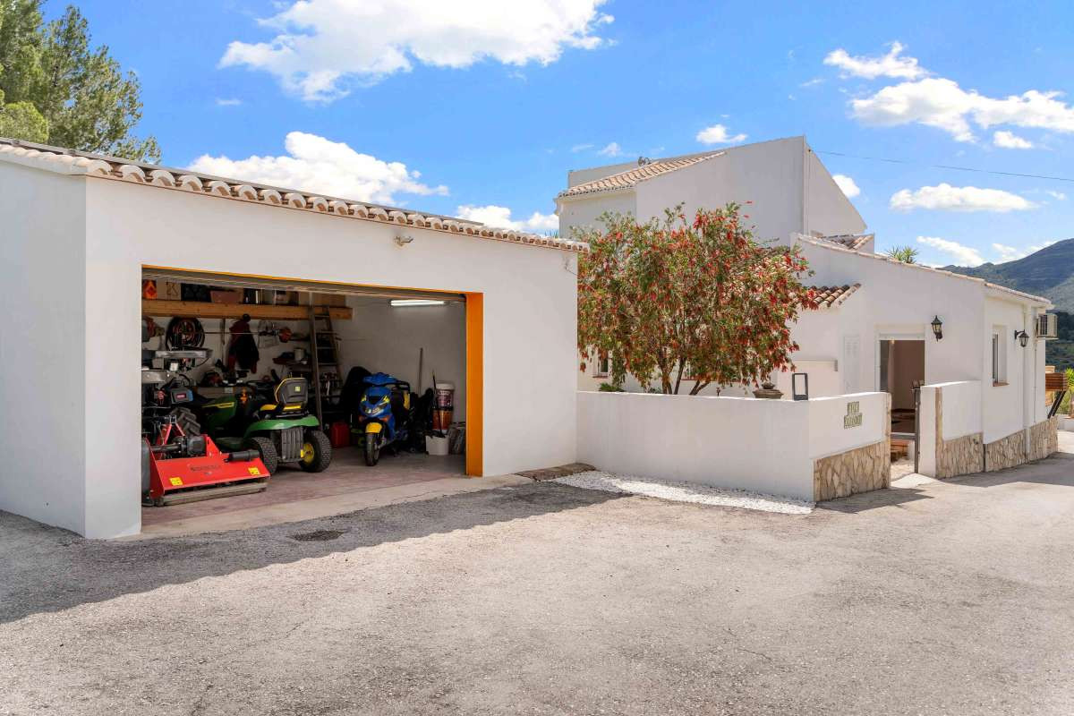 4 Bed Townhouse for sale in Murla Costa Blanca, Alicante, Spain