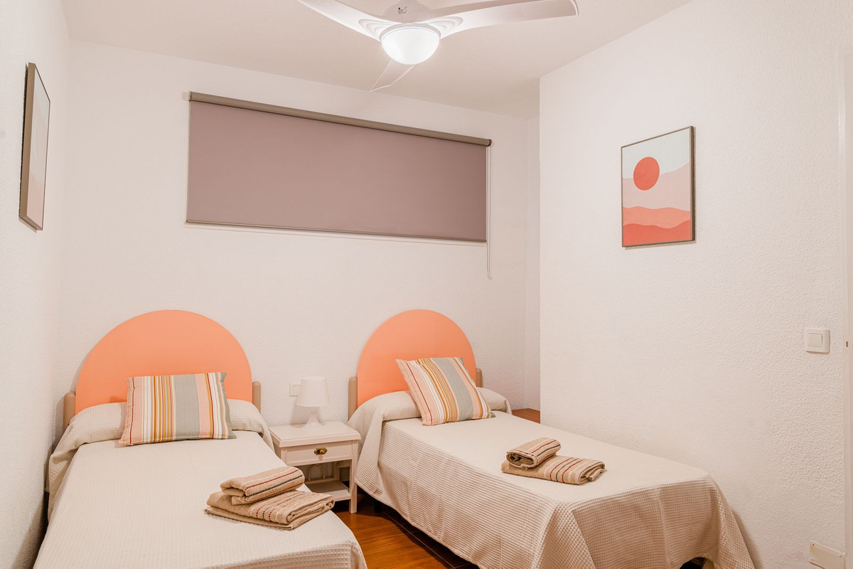 3 Bed Apartment for sale in Benalmadena Costa Costa Del Sol, Málaga, Spain