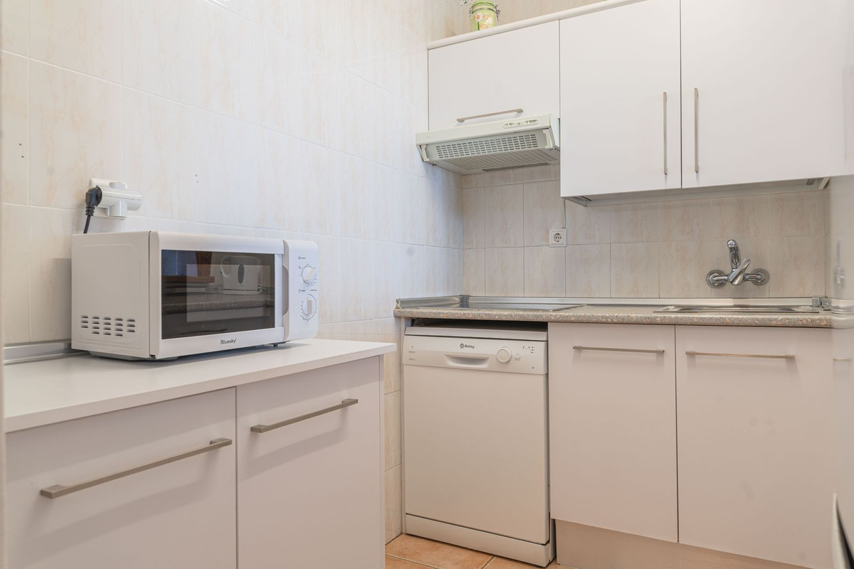 3 Bed Apartment for sale in Benalmadena Costa Costa Del Sol, Málaga, Spain