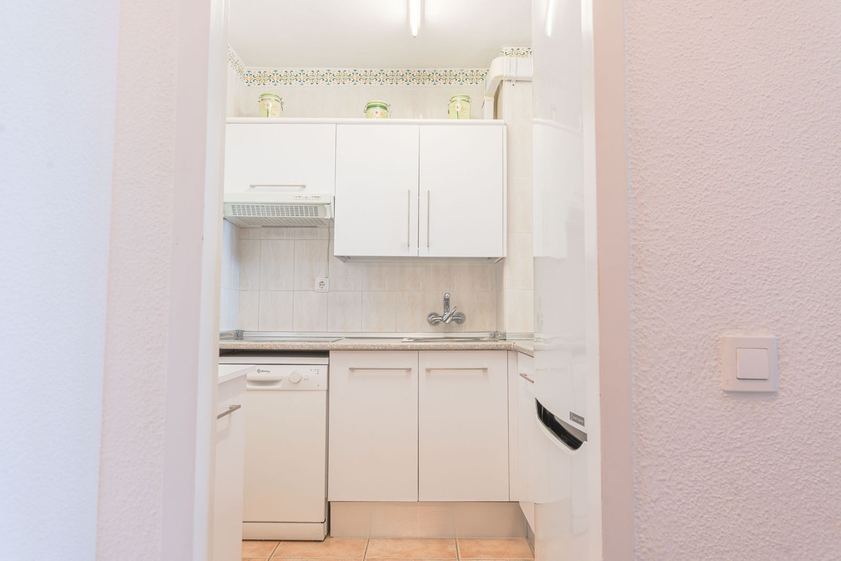 3 Bed Apartment for sale in Benalmadena Costa Costa Del Sol, Málaga, Spain