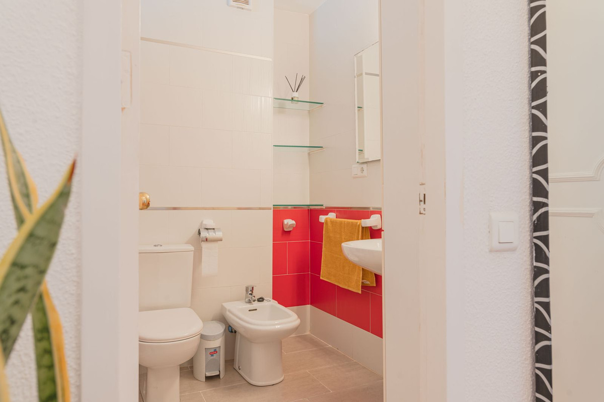 3 Bed Apartment for sale in Benalmadena Costa Costa Del Sol, Málaga, Spain