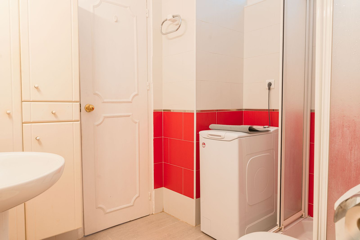 3 Bed Apartment for sale in Benalmadena Costa Costa Del Sol, Málaga, Spain