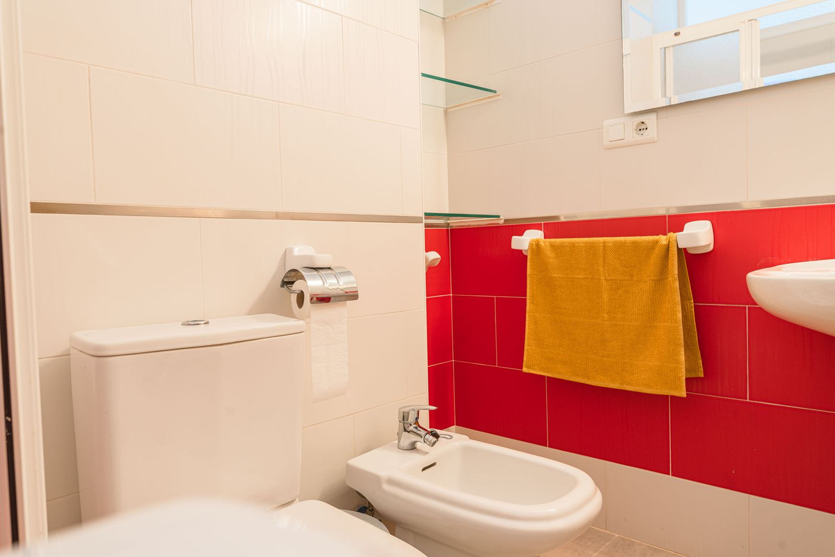 3 Bed Apartment for sale in Benalmadena Costa Costa Del Sol, Málaga, Spain