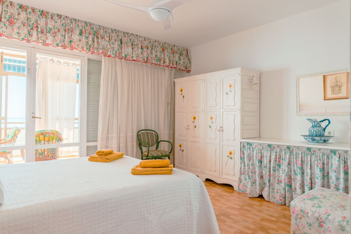 3 Bed Apartment for sale in Benalmadena Costa Costa Del Sol, Málaga, Spain