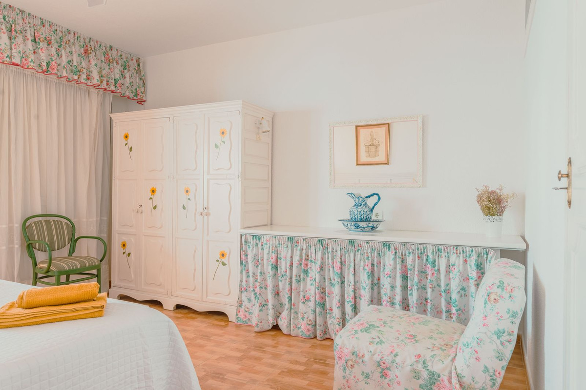 3 Bed Apartment for sale in Benalmadena Costa Costa Del Sol, Málaga, Spain