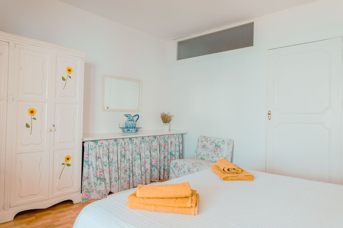 3 Bed Apartment for sale in Benalmadena Costa Costa Del Sol, Málaga, Spain