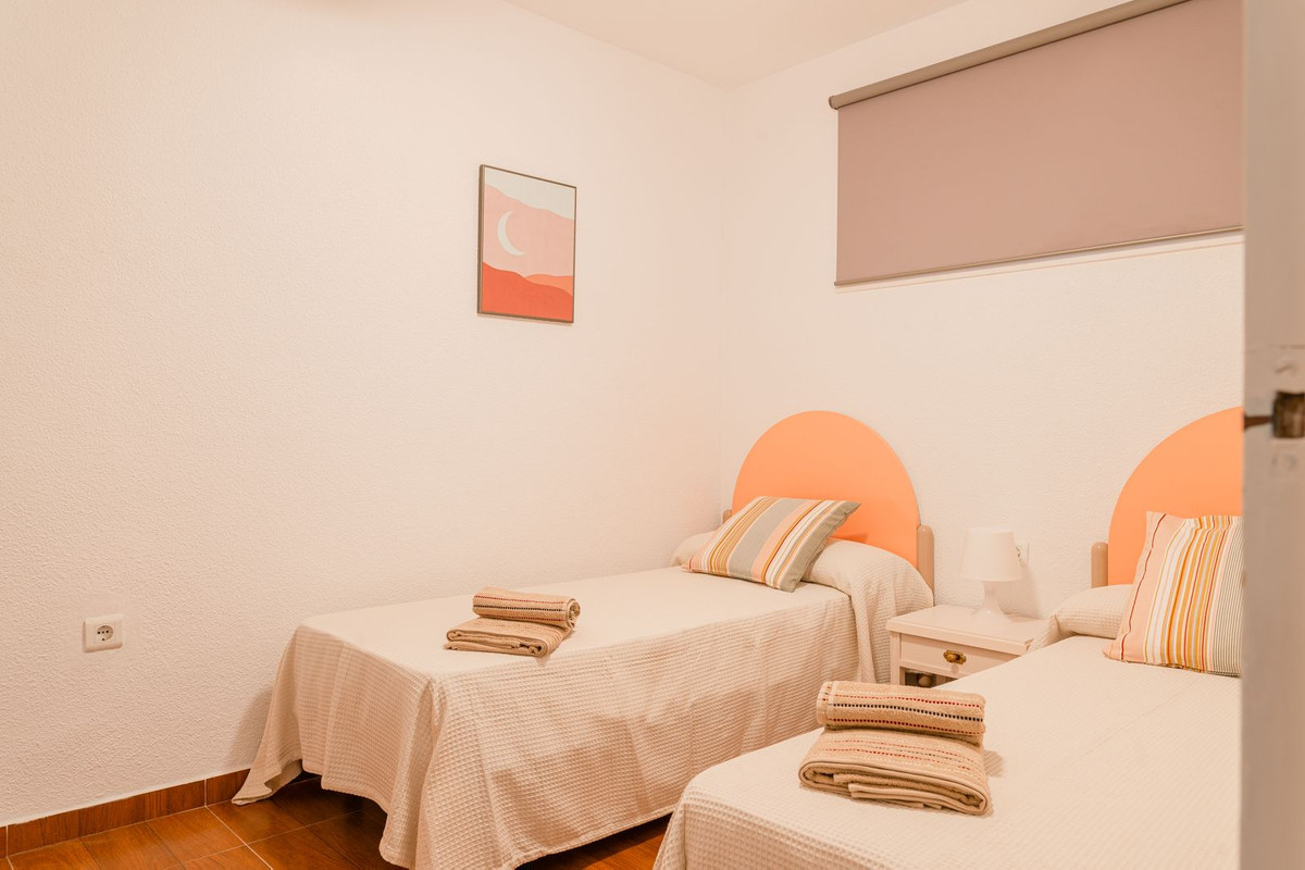 3 Bed Apartment for sale in Benalmadena Costa Costa Del Sol, Málaga, Spain
