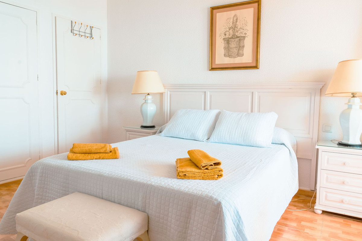 3 Bed Apartment for sale in Benalmadena Costa Costa Del Sol, Málaga, Spain
