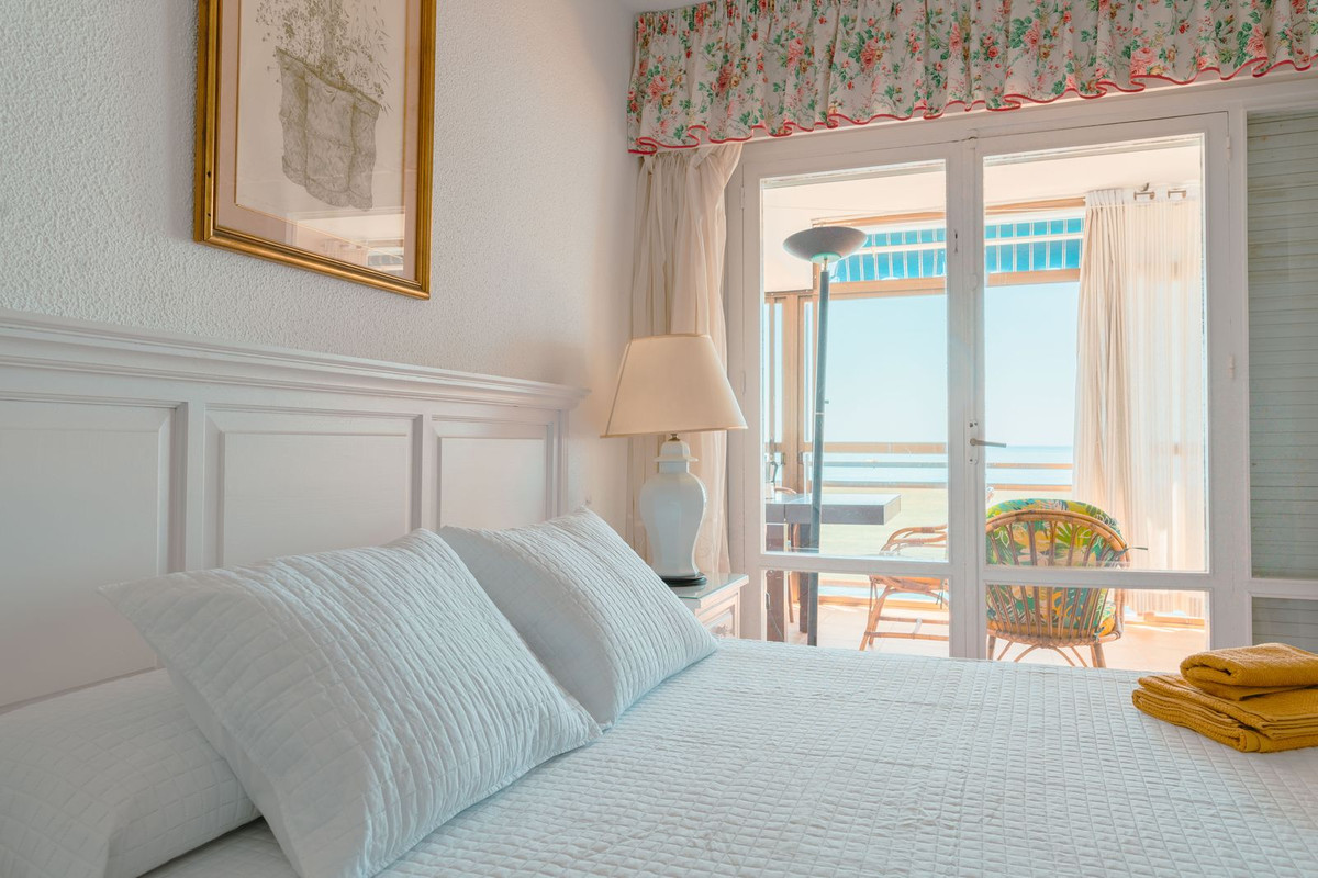 3 Bed Apartment for sale in Benalmadena Costa Costa Del Sol, Málaga, Spain