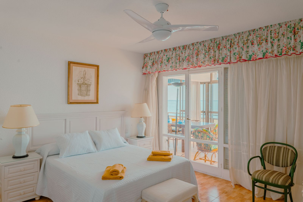 3 Bed Apartment for sale in Benalmadena Costa Costa Del Sol, Málaga, Spain