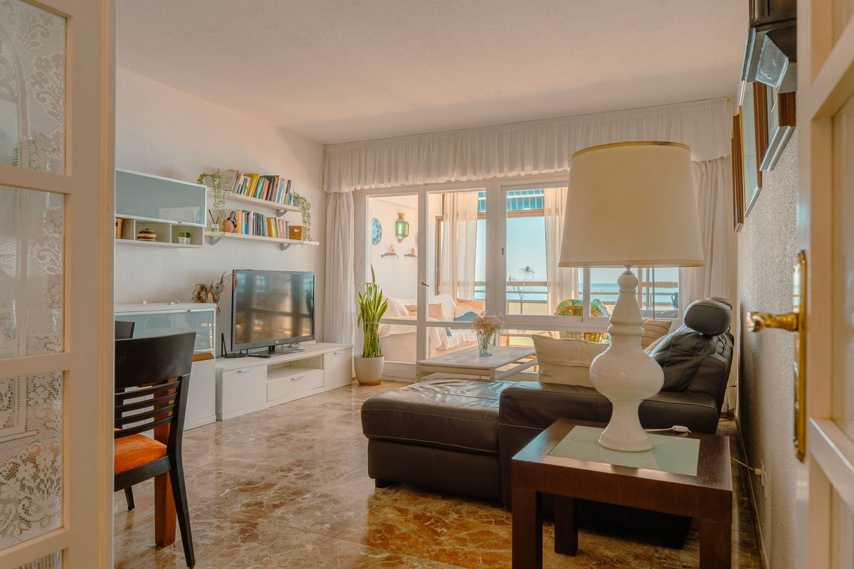 3 Bed Apartment for sale in Benalmadena Costa Costa Del Sol, Málaga, Spain