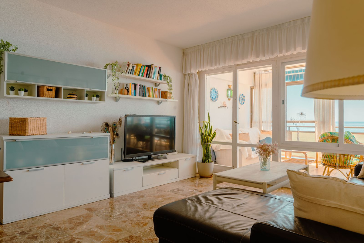 3 Bed Apartment for sale in Benalmadena Costa Costa Del Sol, Málaga, Spain
