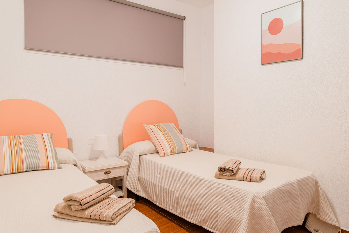 3 Bed Apartment for sale in Benalmadena Costa Costa Del Sol, Málaga, Spain