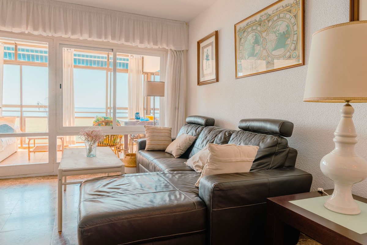 3 Bed Apartment for sale in Benalmadena Costa Costa Del Sol, Málaga, Spain