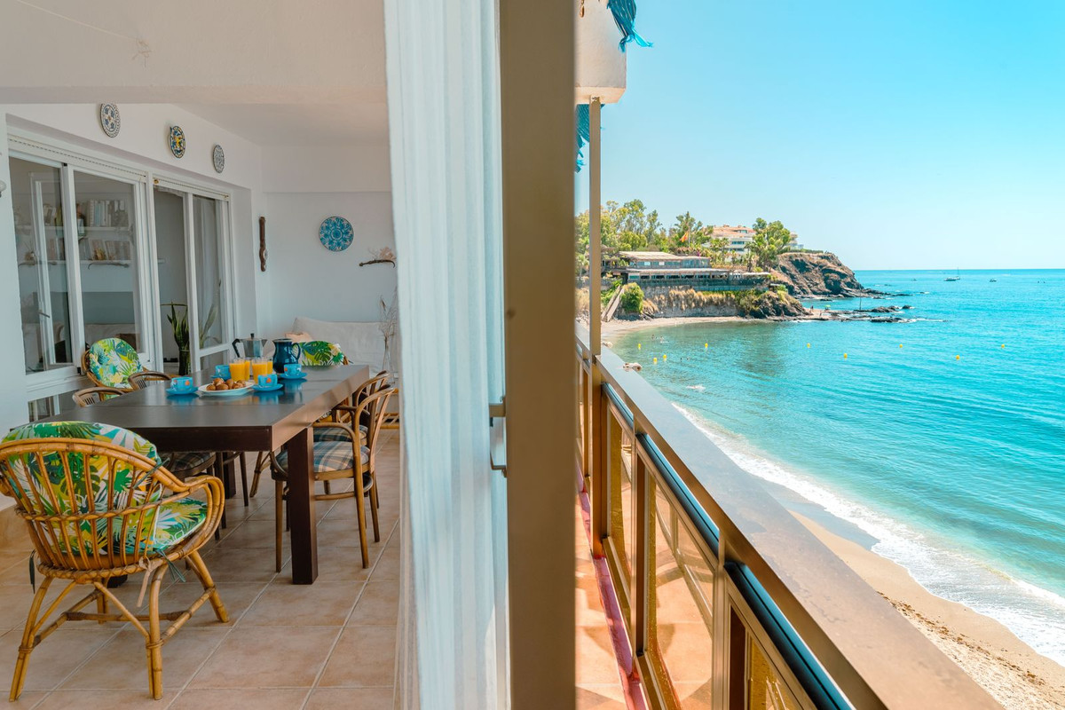 3 Bed Apartment for sale in Benalmadena Costa Costa Del Sol, Málaga, Spain