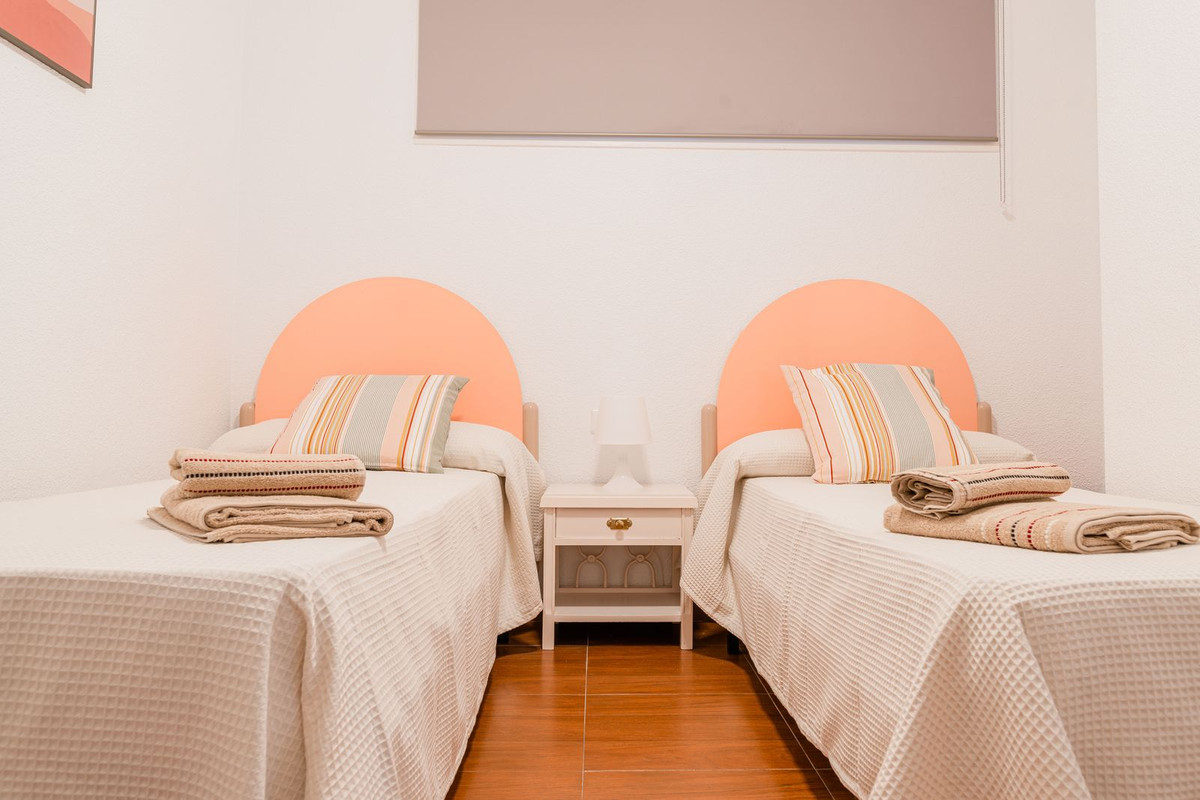 3 Bed Apartment for sale in Benalmadena Costa Costa Del Sol, Málaga, Spain