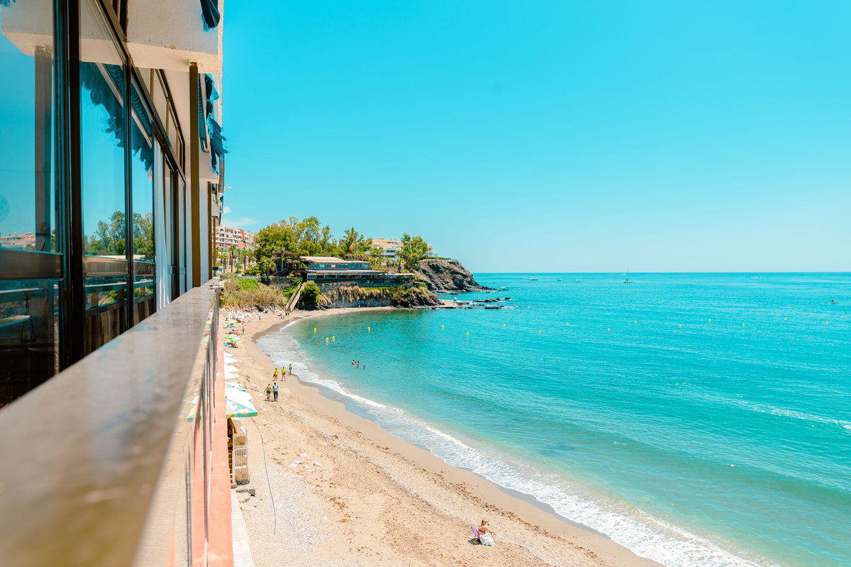 3 Bed Apartment for sale in Benalmadena Costa Costa Del Sol, Málaga, Spain