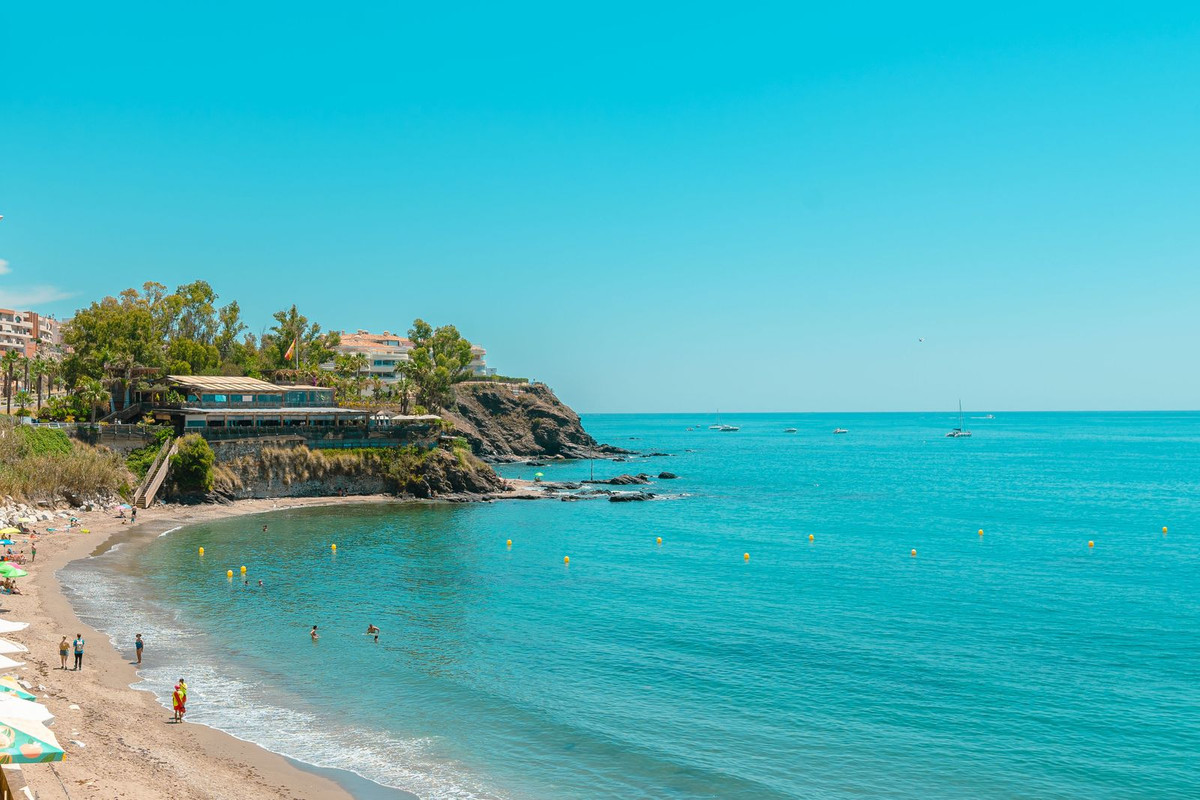 3 Bed Apartment for sale in Benalmadena Costa Costa Del Sol, Málaga, Spain