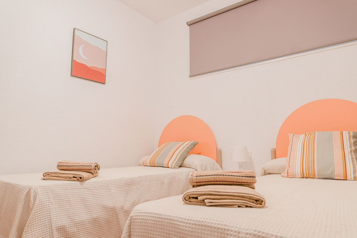 3 Bed Apartment for sale in Benalmadena Costa Costa Del Sol, Málaga, Spain