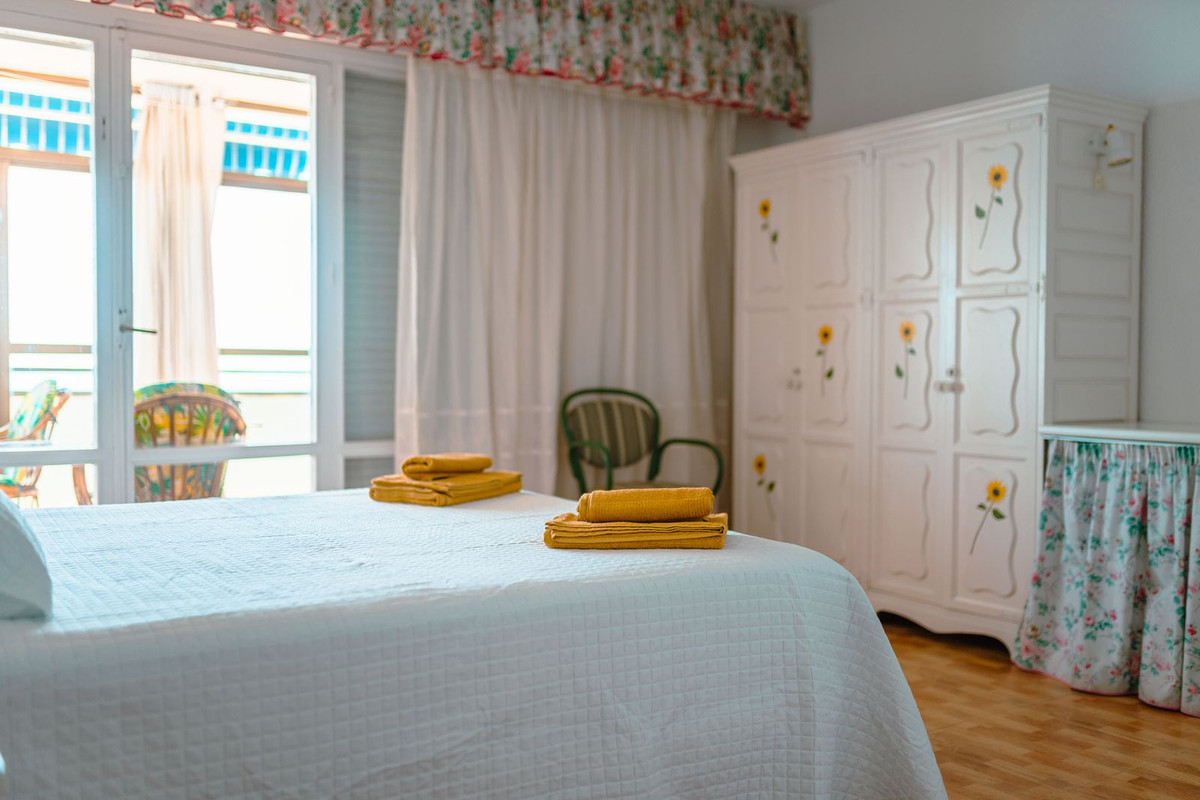 3 Bed Apartment for sale in Benalmadena Costa Costa Del Sol, Málaga, Spain
