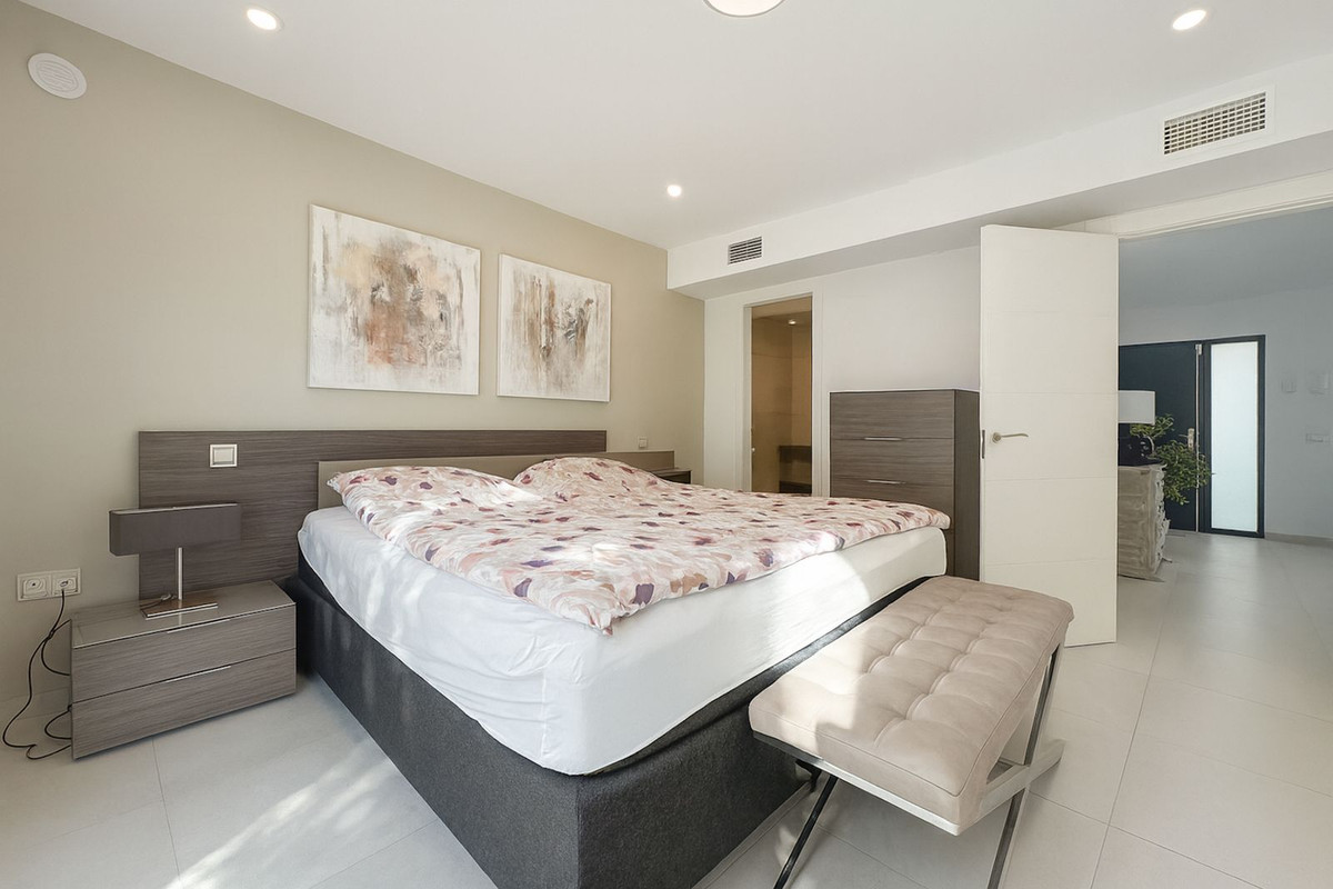 Se vende Villa - Chalet de 3 dormitorios en Costa Del Sol, Málaga, España