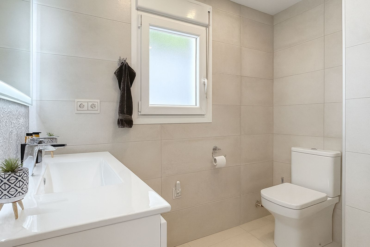 Se vende Villa - Chalet de 3 dormitorios en Costa Del Sol, Málaga, España