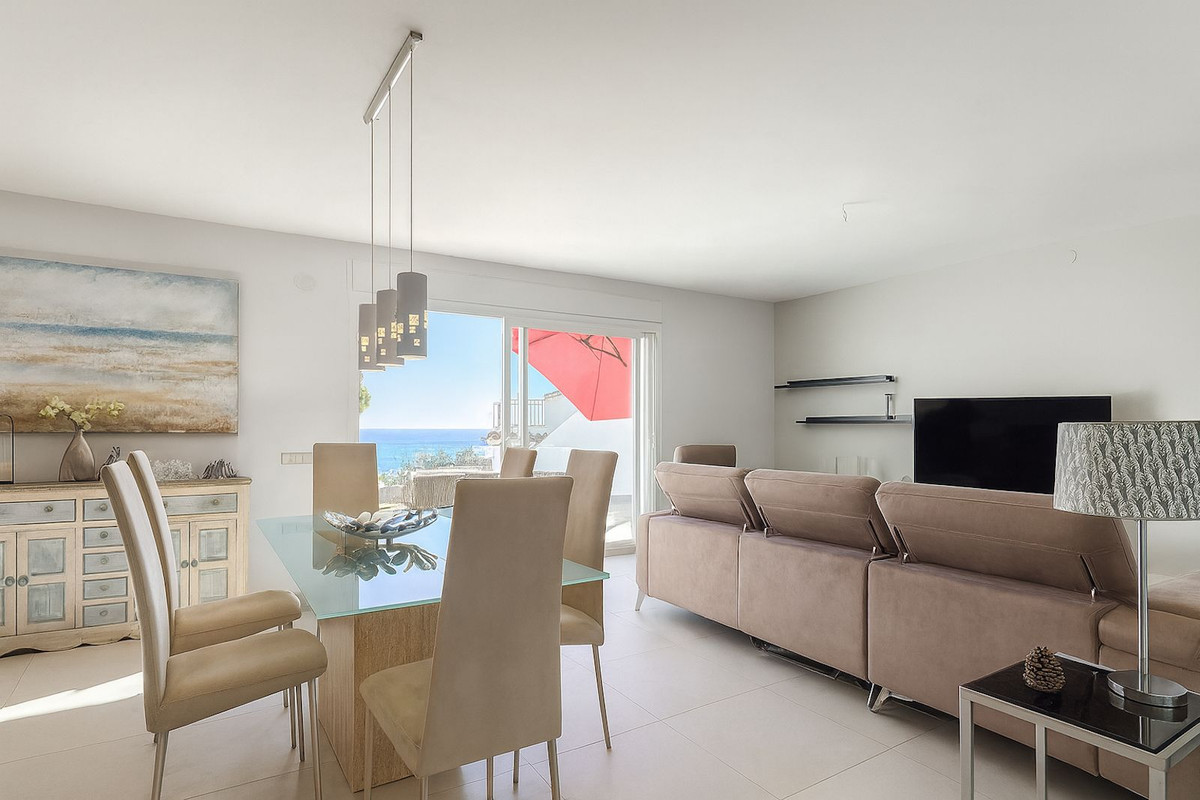 Se vende Villa - Chalet de 3 dormitorios en Costa Del Sol, Málaga, España