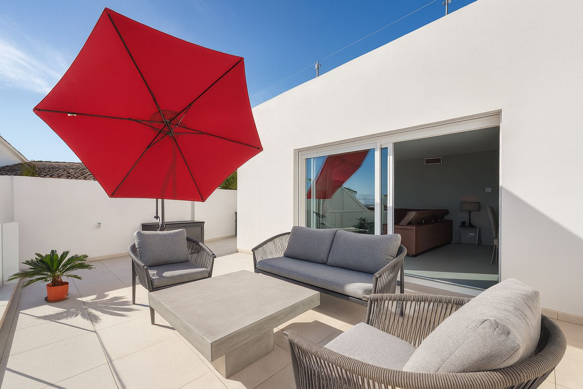 Se vende Villa - Chalet de 3 dormitorios en Costa Del Sol, Málaga, España