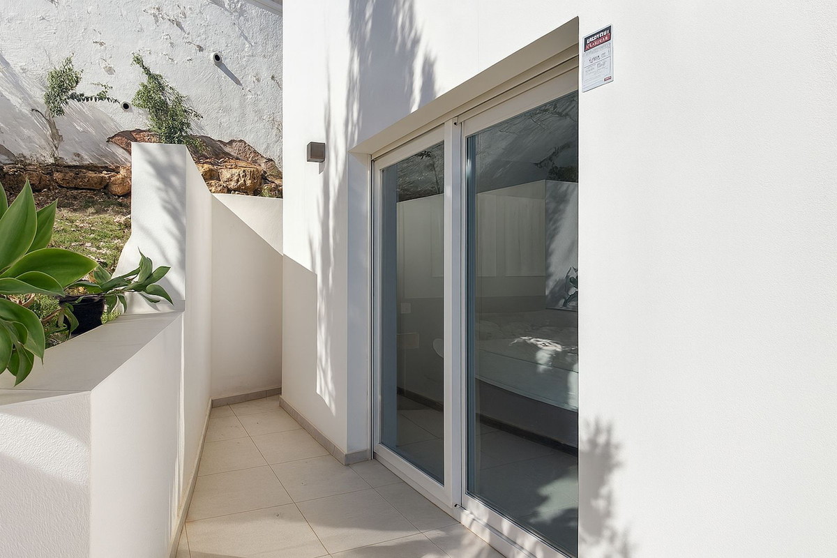 Se vende Villa - Chalet de 3 dormitorios en Costa Del Sol, Málaga, España