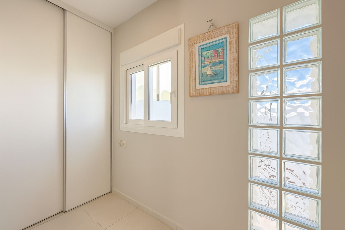 Se vende Villa - Chalet de 3 dormitorios en Costa Del Sol, Málaga, España