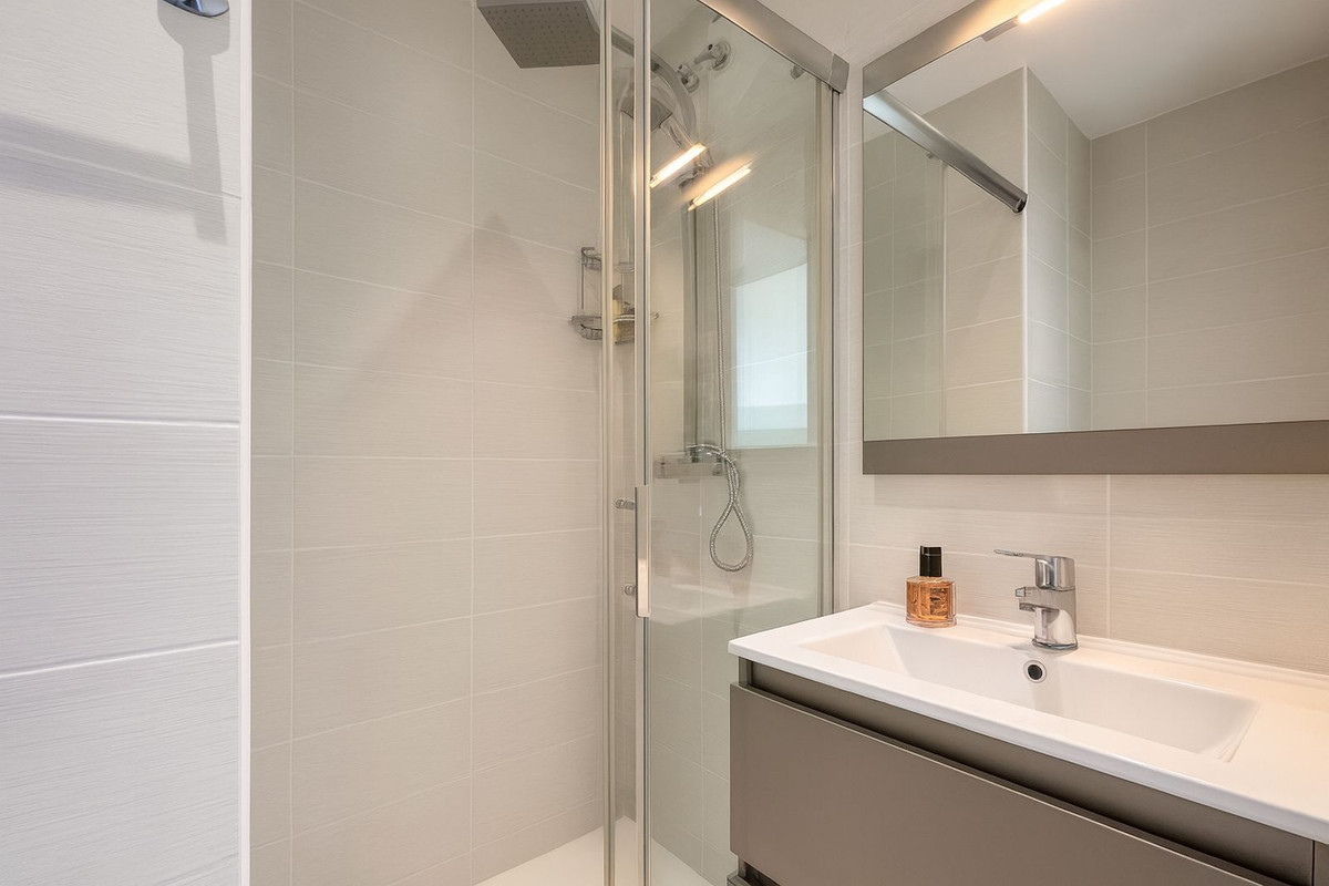 Se vende Villa - Chalet de 3 dormitorios en Costa Del Sol, Málaga, España