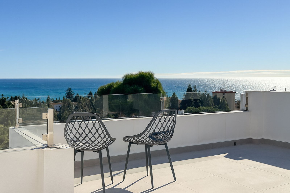 Se vende Villa - Chalet de 3 dormitorios en Costa Del Sol, Málaga, España
