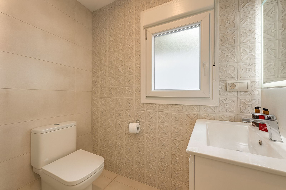 Se vende Villa - Chalet de 3 dormitorios en Costa Del Sol, Málaga, España