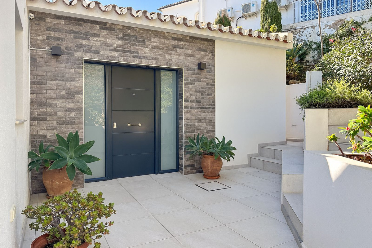 Se vende Villa - Chalet de 3 dormitorios en Costa Del Sol, Málaga, España