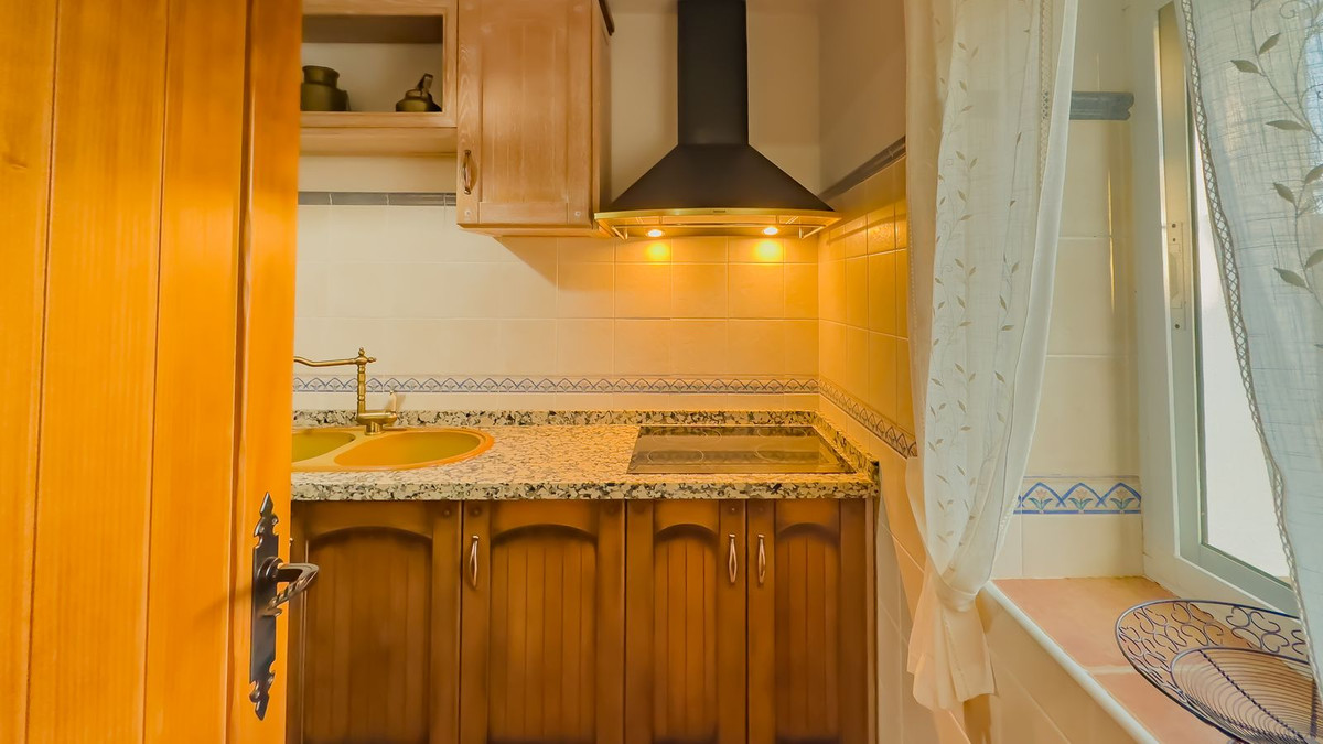 Se vende Finca - Cortijo de 2 dormitorios en Costa Del Sol, Málaga, España