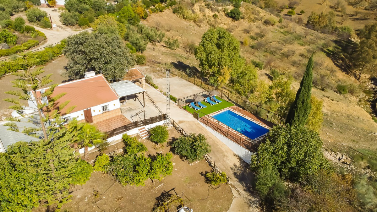 Se vende Finca - Cortijo de 2 dormitorios en Costa Del Sol, Málaga, España