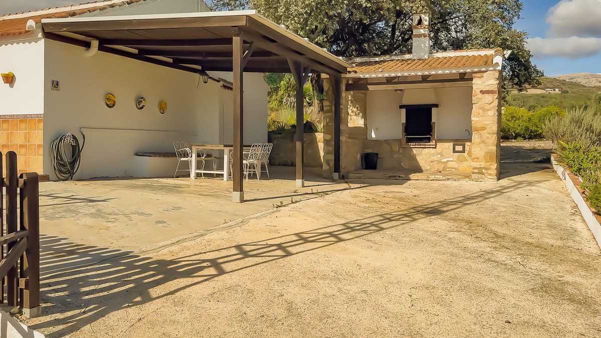Se vende Finca - Cortijo de 2 dormitorios en Costa Del Sol, Málaga, España