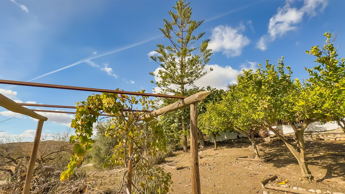 Se vende Finca - Cortijo de 2 dormitorios en Costa Del Sol, Málaga, España