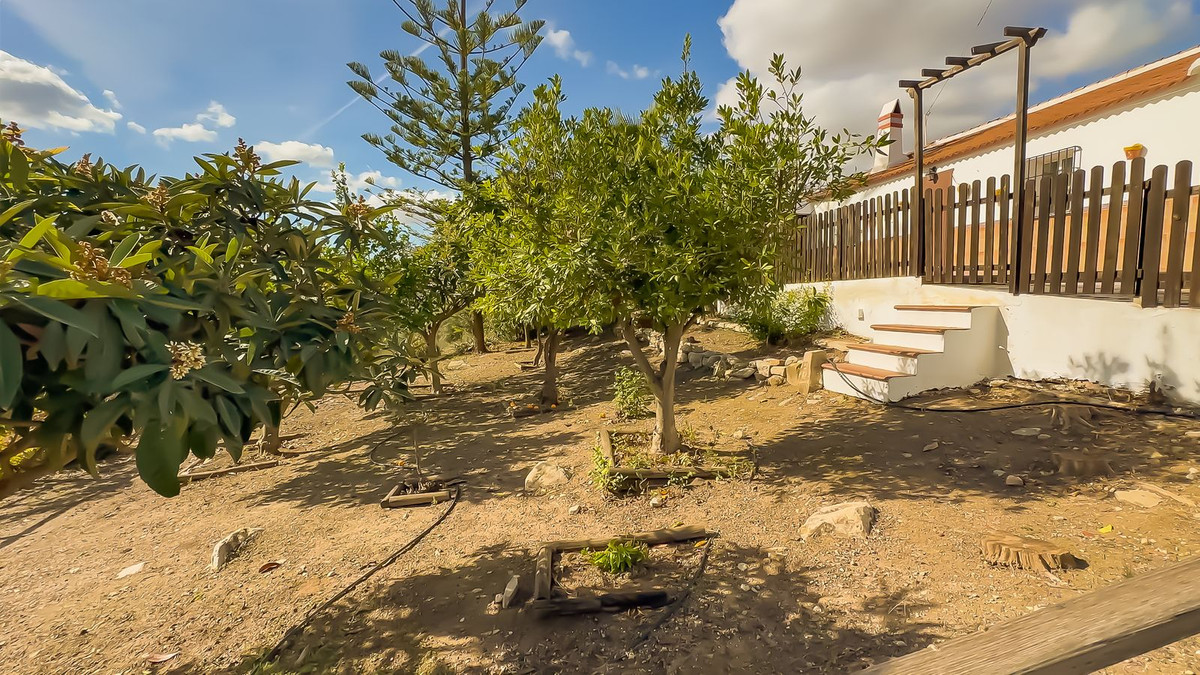 Se vende Finca - Cortijo de 2 dormitorios en Costa Del Sol, Málaga, España