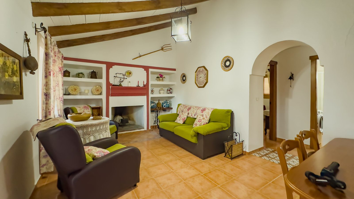 Se vende Finca - Cortijo de 2 dormitorios en Costa Del Sol, Málaga, España
