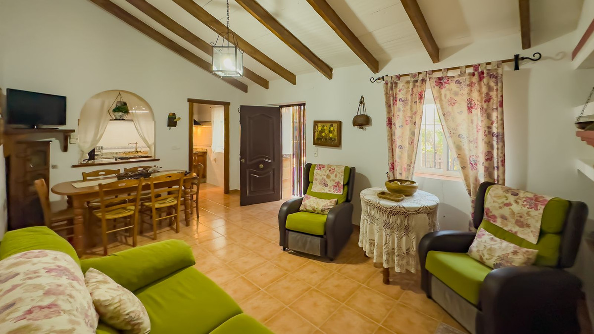 Se vende Finca - Cortijo de 2 dormitorios en Costa Del Sol, Málaga, España