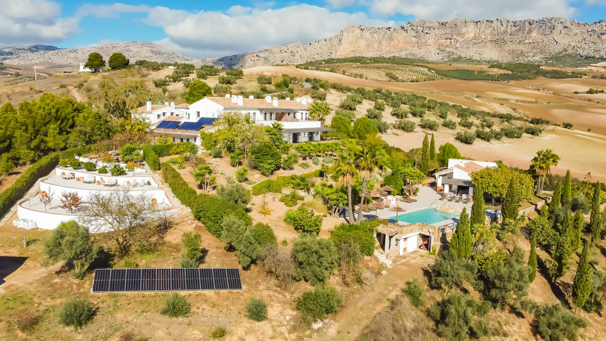 Se vende Finca - Cortijo de 13 dormitorios en Costa Del Sol, Málaga, España