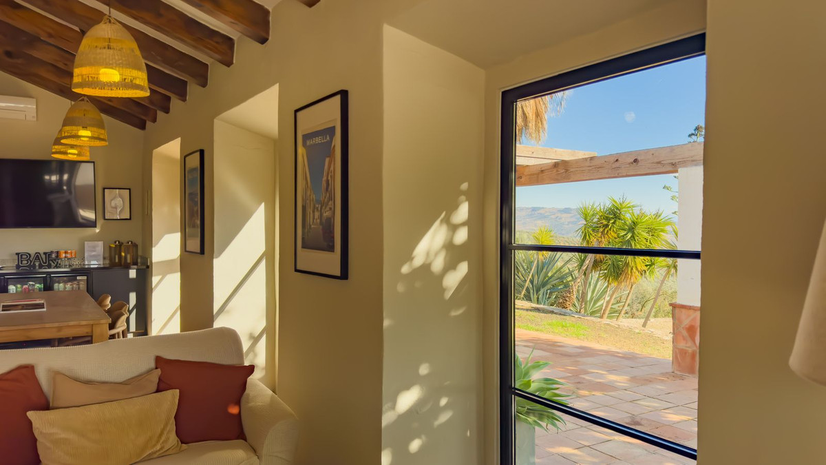 Se vende Finca - Cortijo de 13 dormitorios en Costa Del Sol, Málaga, España