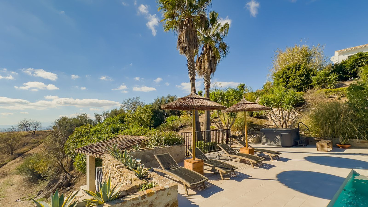 Se vende Finca - Cortijo de 13 dormitorios en Costa Del Sol, Málaga, España