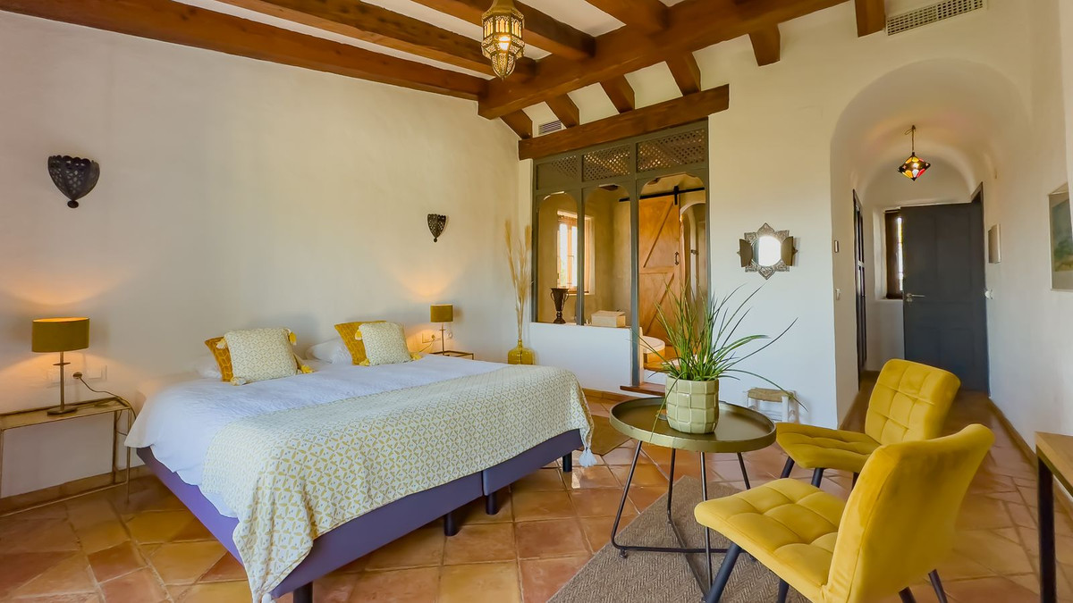 Se vende Finca - Cortijo de 13 dormitorios en Costa Del Sol, Málaga, España