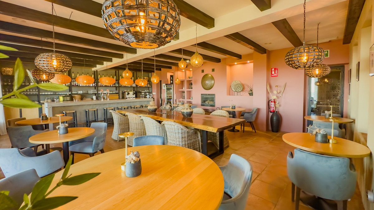 Se vende Finca - Cortijo de 13 dormitorios en Costa Del Sol, Málaga, España