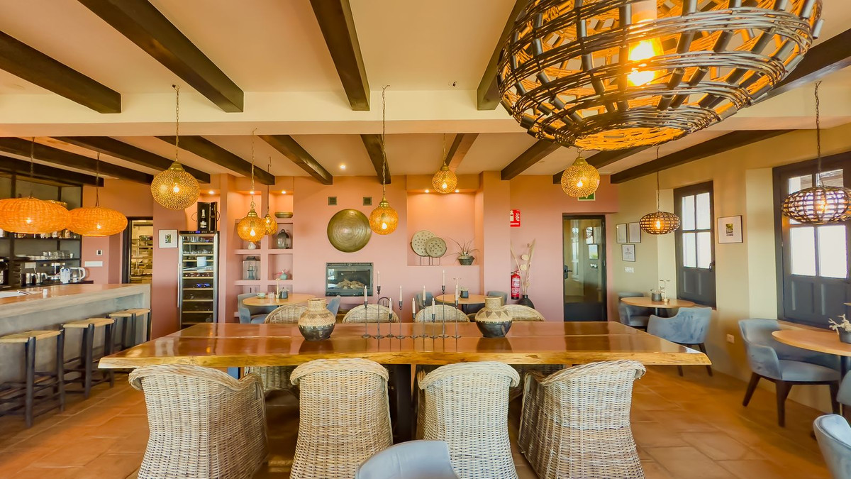 Se vende Finca - Cortijo de 13 dormitorios en Costa Del Sol, Málaga, España