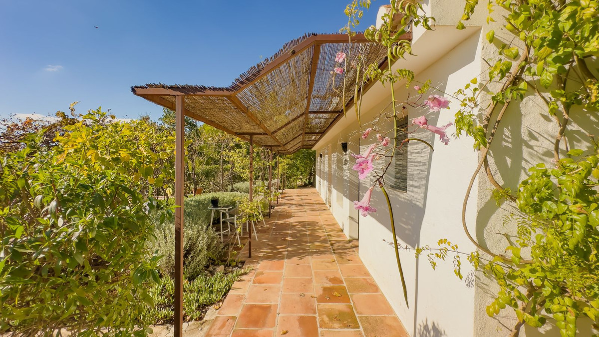 Se vende Finca - Cortijo de 13 dormitorios en Costa Del Sol, Málaga, España