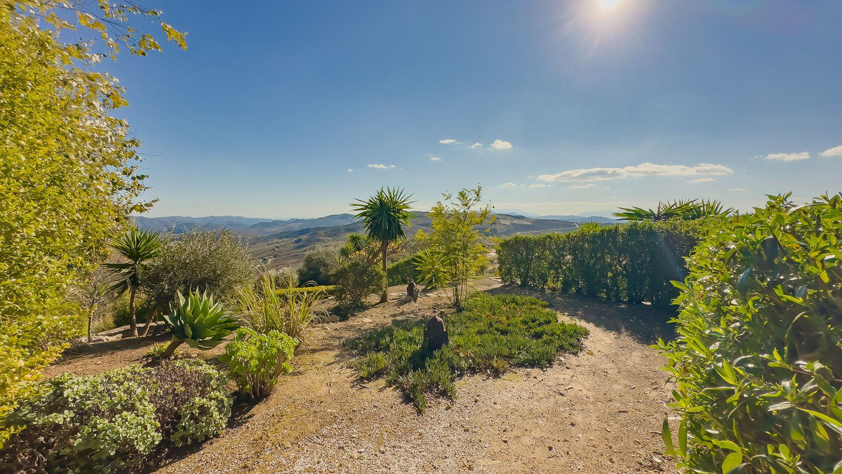 Se vende Finca - Cortijo de 13 dormitorios en Costa Del Sol, Málaga, España