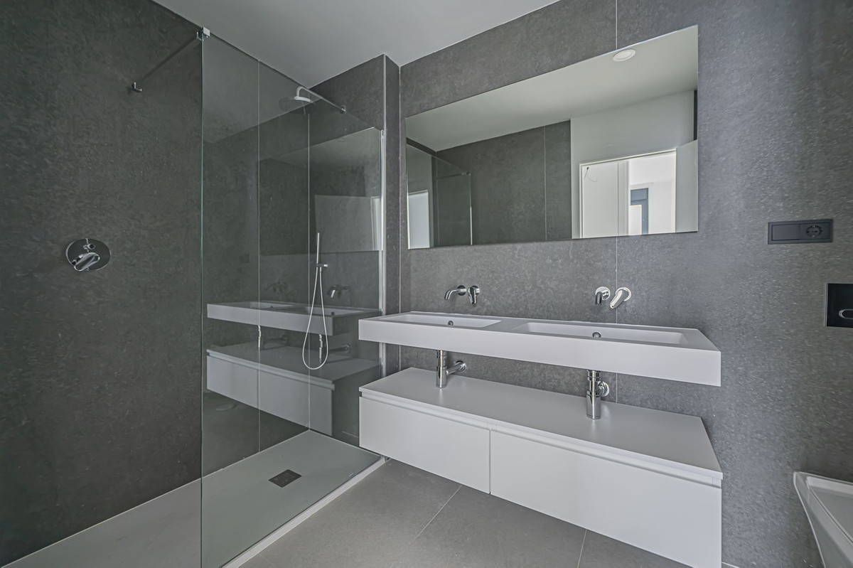 3 Bed Apartment for sale in Altos De Los Monteros Costa Del Sol, Málaga, Spain
